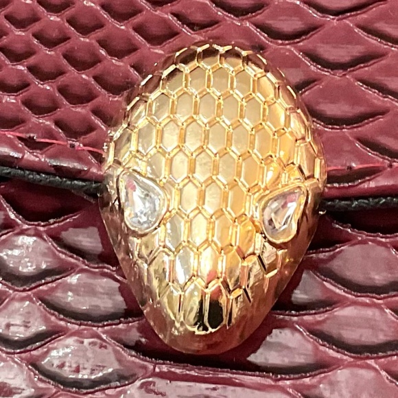 Wine Burgundy Faux Fur and Snakeskin Top Handle Handbag with shoulder strap - Picture 6 of 16